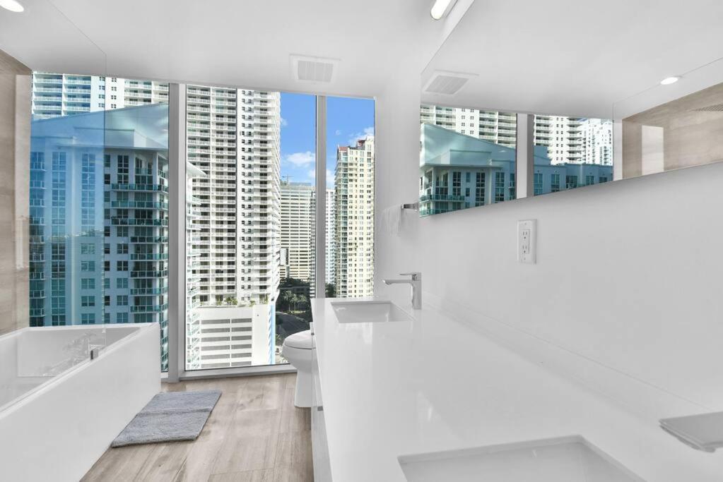 Lovely Upscale Condo Gorgeous View 2Bd 2Bath In Brickell Майами Экстерьер фото